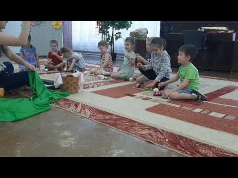 Видео: Игровое музыкальное занятие ко Дню Матери. Средняя группа 12