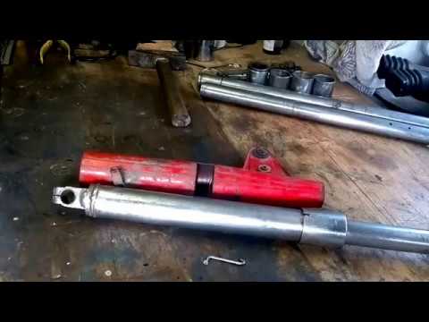 Видео: Разборка передней вилки мотоцикла Минск