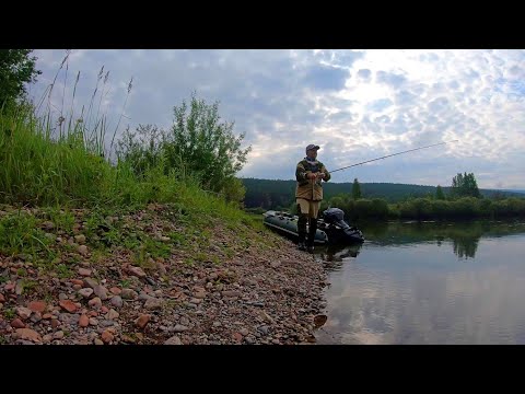 Видео: РЫБАЛКА в Сибири ГДЕ НЕ СТУПАЛА НОГА ЧЕЛОВЕКА. Ловля на Спиннинг в тайге.