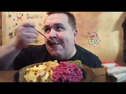 Видео: Обжор - светофор | Мукбанг картошка с огурцами, свекольный салат