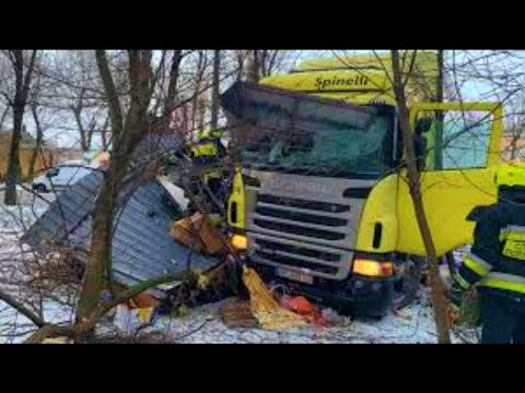 Видео: ЧТО Творят Эти ДИКИЕ Дальнобойщики!!