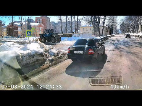 Видео: Дураки на дорогах Саранска....