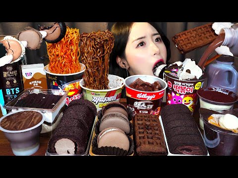 Видео: Корейский круглосуточный магазин Десерт АSMR Мукбанг 🍫 Шоколадный торт Острая лапшаㅣMukbang