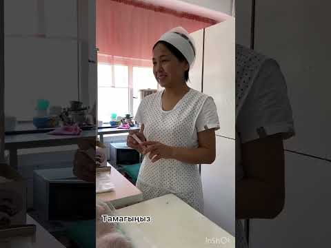 Видео: №78 мектеп-гимназиясынын окуучулары мугалимдерди кесиптик майрамдары менен куттукташты