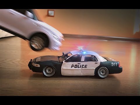 Видео: Уничтожение полицейского ford из ПЛАСТИЛИНА краш тест,  Crash test plasticine Police