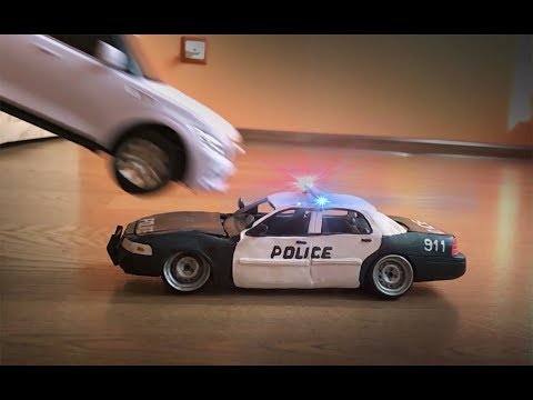 Видео: Уничтожение полицейского ford из ПЛАСТИЛИНА краш тест,  Crash test plasticine Police