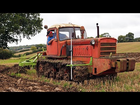Видео: Классический гусеничный трактор: 1974 г. Беларусь (Волгоград/ВгТЗ) ДТ-75М и плуг Dowdeswell DP5