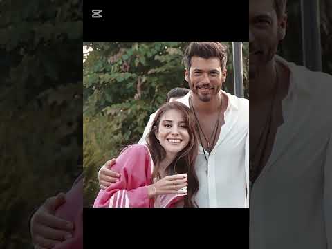 Видео: Самое ожидаемое возвращение: Джан Яман и Озге Гюрель блистают, держась за руки, на красной дорожке