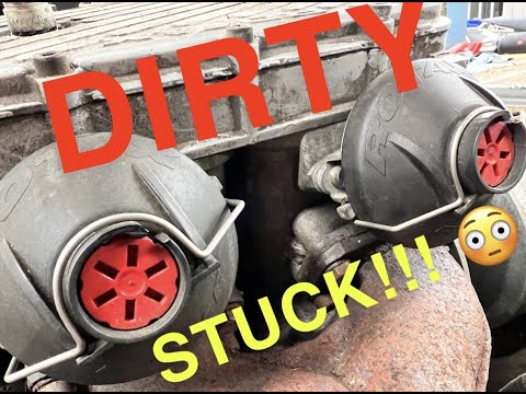 Видео: ЗАСТРЯЛ КЛАПАН МОЩНОСТИ?! Чистка выпускного клапана R.A.V.E! Пришлось выбивать молотком!