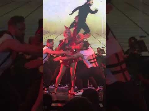 Видео: Полина  Гагарина-Шагай( Ялта 22.08.17)