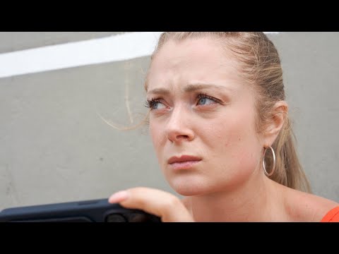 Видео: НЕУВЕРЕННОСТЬ В СЕБЕ (короткометражный фильм, который мотивирует вас НИКОГДА НЕ СДАВАТЬСЯ)