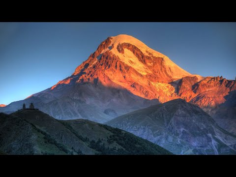 Видео: Всё, что нужно знать о восхождении на Казбек