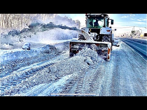 Видео: Спасаемся от снега с помощью Шнекоротора и Автогрейдера!