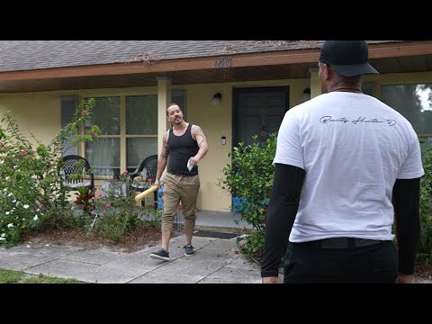 Видео: Атака летучей мыши во время моего репо (его избили)