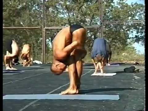 Видео: Андрей Сидерский Начальный курс Хатха Йога