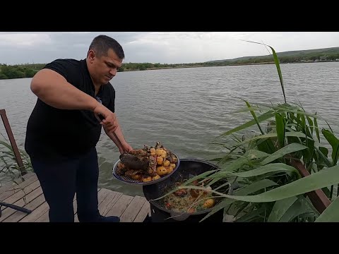 Видео: Утка в казане на костре - лучшее блюда из дичи / Рецепты в казане
