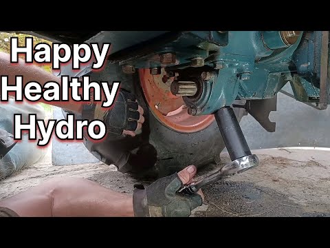 Видео: Как обслуживать гидравлическую систему. Основные этапы. Kubota B7100 HST-D