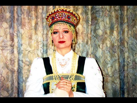 Видео: Русская народная песня "Окрасился месяц багрянцем". Поёт Алевтина Токарева.