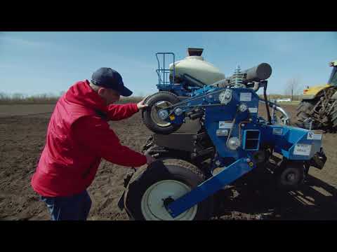 Видео: Обзор новой сеялки Kinze 3600: Особенности и преимущества