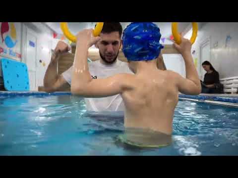 Видео: Тренировка в бассейне