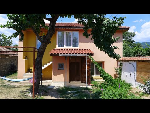 Видео: Реновирана двуетажна къща с двор в Розовата долина близо до