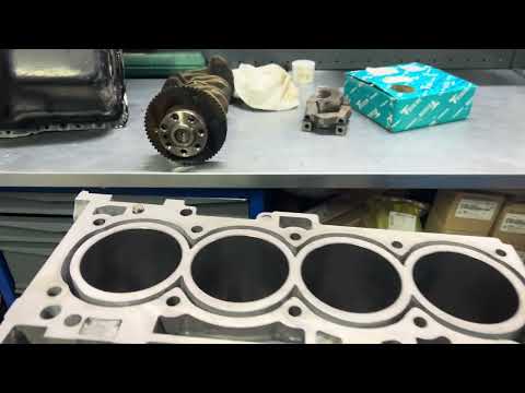 Видео: Редкий Киа Церато 2.0 G4KD.задиры по цилиндрам и чернющие поршня!обзор ремонта