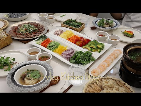 Видео: Стол для хорошего настроения🪴Холодный салат из говядины❄️🥕Летние булочки, полные витаминов