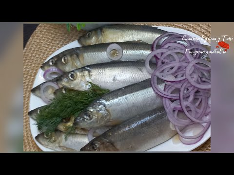 Видео: Смачненька малосольна Салака