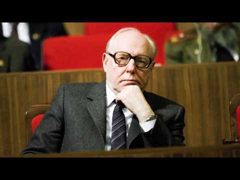 Видео: Почему Чебрикова слушались даже генсеки? Реальная власть главы КГБ при Горбачеве