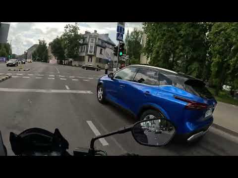 Видео: Зарубился с таксистом на SUZUKI GSXS-750