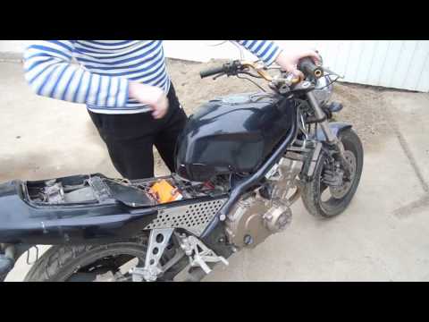 Видео: Honda cb-1 завожу после зимы