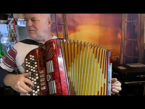 Видео: ПЕРЕВОД итальянского баяна "Paolo Soprani"на советский лад. Из грифа"С"на гриф"В". Проверка звучания