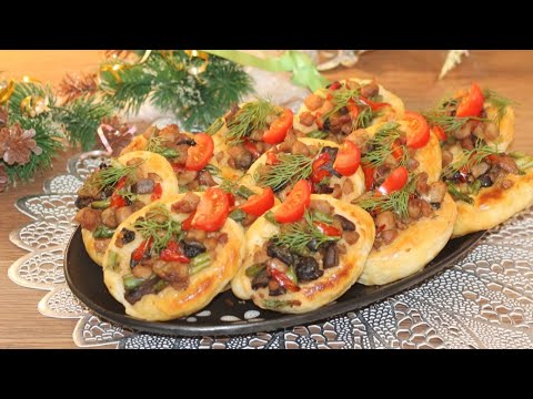 Видео: Закусочные пирожки с рубленной индейкой