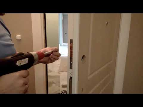 Видео: Установка замка Cisa + броненакладки / door-services.ru