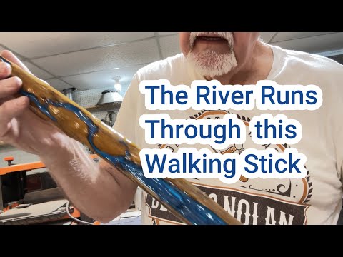 Видео: Река протекает через эту трость