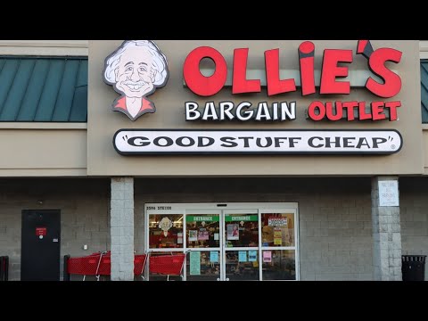 Видео: Ого!! Невероятная выгодная покупка в Ollie's! Пряжа Red Heart! Очень необычные цвета!!!🧶🧶🧵