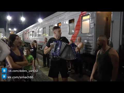 Видео: Алексей Симонов и Народный вокальный ансамбль "ДоброЯр"(Вот пуля просвистела)