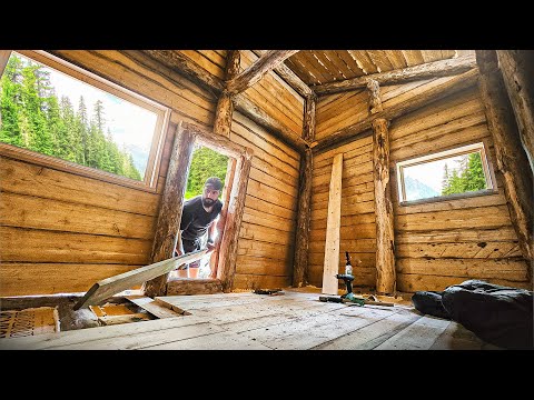 Видео: СТРОЮ ОДИН БОЛЬШУЮ ИЗБУ В ГЛУШИ - ПОЛ, ДВЕРЬ и ГОЛОДНЫЙ ЗВЕРЬ