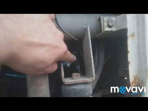 Видео: Установка пневмостгнала на маз дополнительный провод на второй сигнал маз 6303.