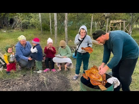 Видео: Сделали примитивную коптильню! Копченые бараньи ребра и бройлеры!
