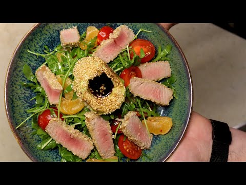 Видео: САЛАТ С ТУНЦОМ! Жареный авокадо, мандарины и соус из чили! Мега вкусный салат. #тунец #салатстунцом