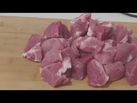 Видео: Сочное мясо с хрустящим луком!Просто Легко и Очень Вкусно