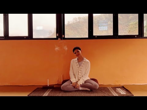 Видео: Медитация утром для УСПЕШНОГО дня на 5 минут | Утренние аффирмации 🧡