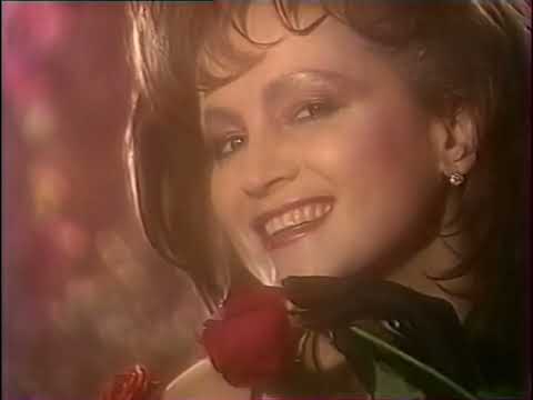 Видео: София Ротару - Чайные розы в купе