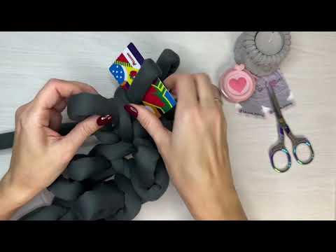 Видео: Мастер-класс по вязанию трендовой сумочки из трубчатой пряжи