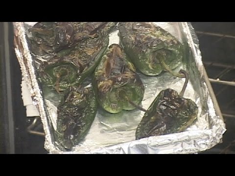 Видео: Жареные перцы поблано