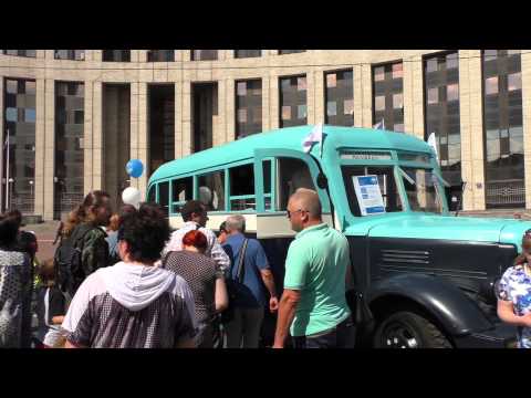 Видео: Парад ретро-автобусов, ретро-автомобилей в Москве.