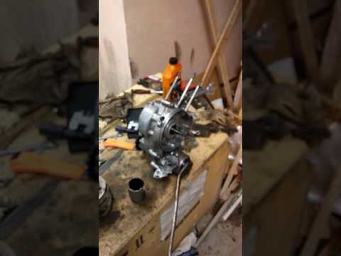 Видео: Ремонт двигателя Вятка электрон.