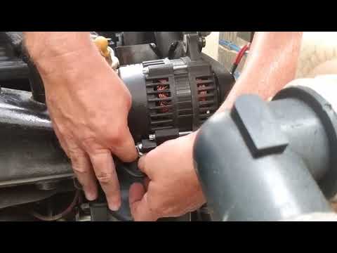 Видео: Установка морского генератора переменного тока на двигатель MerCruiser. Спасите ситуацию и замени...