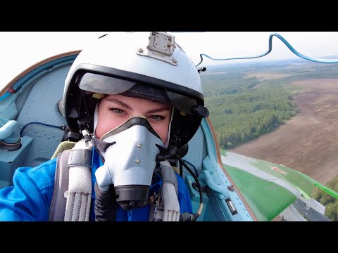 Видео: На день стала лётчиком! Журналистка СТВ летает на истребителе! / День ВВС в Беларуси